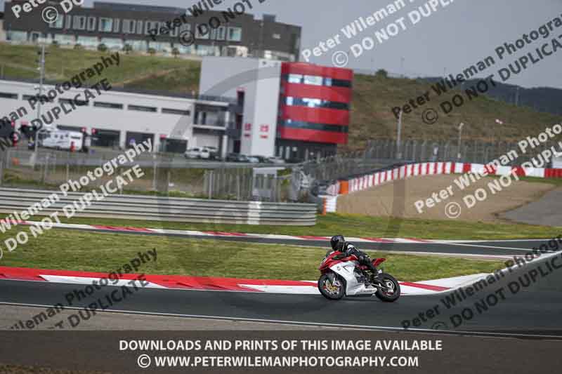 cadwell no limits trackday;cadwell park;cadwell park photographs;cadwell trackday photographs;enduro digital images;event digital images;eventdigitalimages;navarra;no limits trackdays;peter wileman photography;racing digital images;trackday digital images;trackday photos